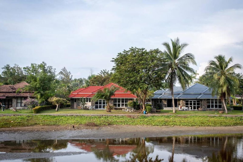 F5 3 Bed Rooms Beach house, full kitchen, Rayong, Thailand
