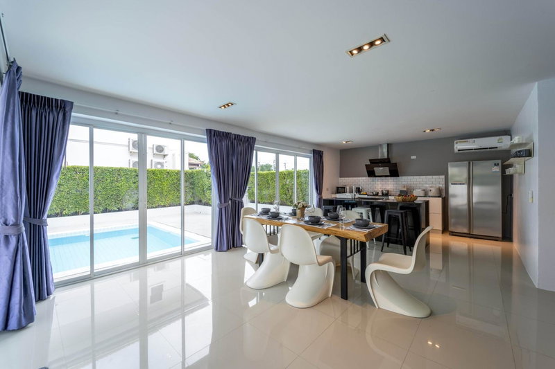 Modern 4 Bedroom Pool Villa in Good Location VY, Hua Hin, Thailand