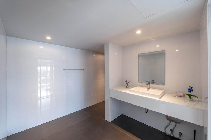 Modern 4 Bedroom Pool Villa in Good Location VY, Hua Hin, Thailand