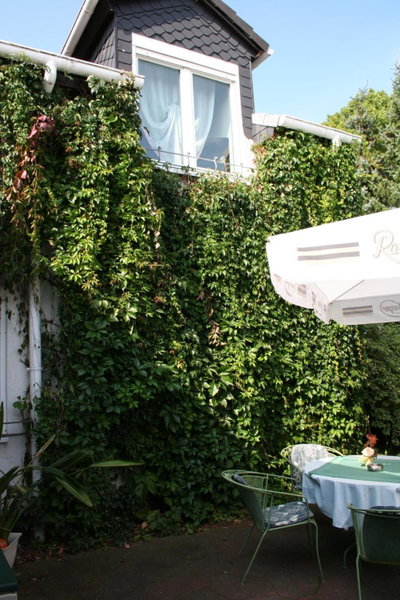 Das FRITZ Hotel Schwerin schöne Lage im Grünen mit regionaler Küche kostenfreien Parkplätzen und E Ladestation, Schwerin, Germany