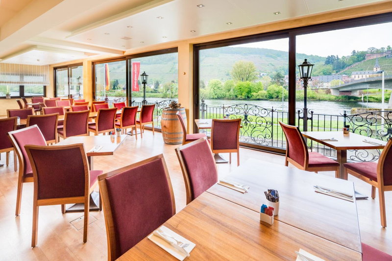 Hotel Straubs Schöne Aussicht, Klingenberg am Main, Germany