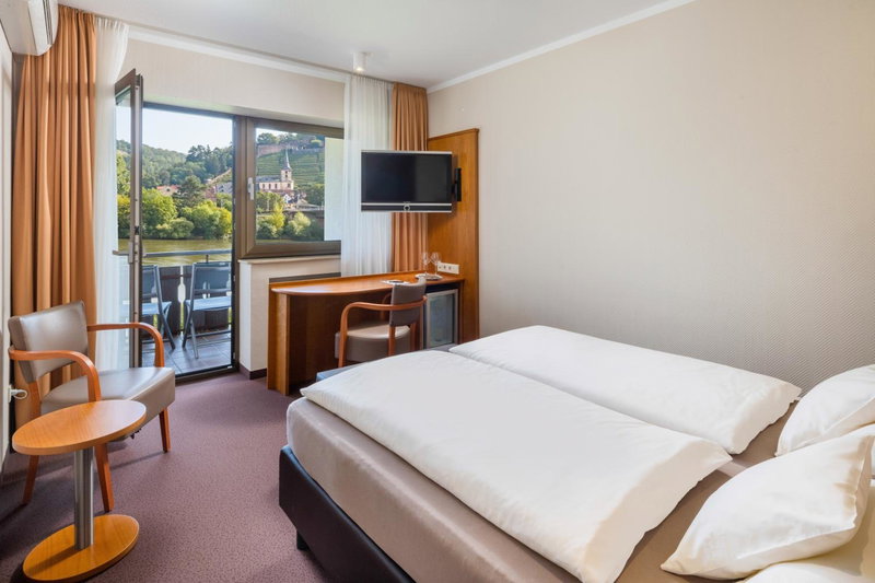 Hotel Straubs Schöne Aussicht, Klingenberg am Main, Germany