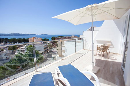 Aparthotel Novo Mar, Paguera, Spain