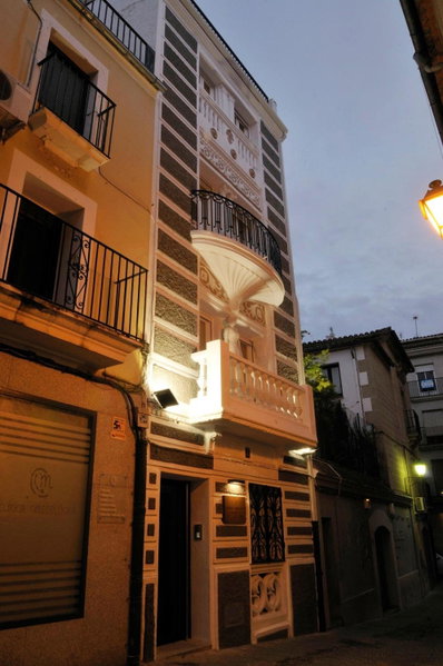 Apartamentos Suites Cariátide, Plasencia, Spain