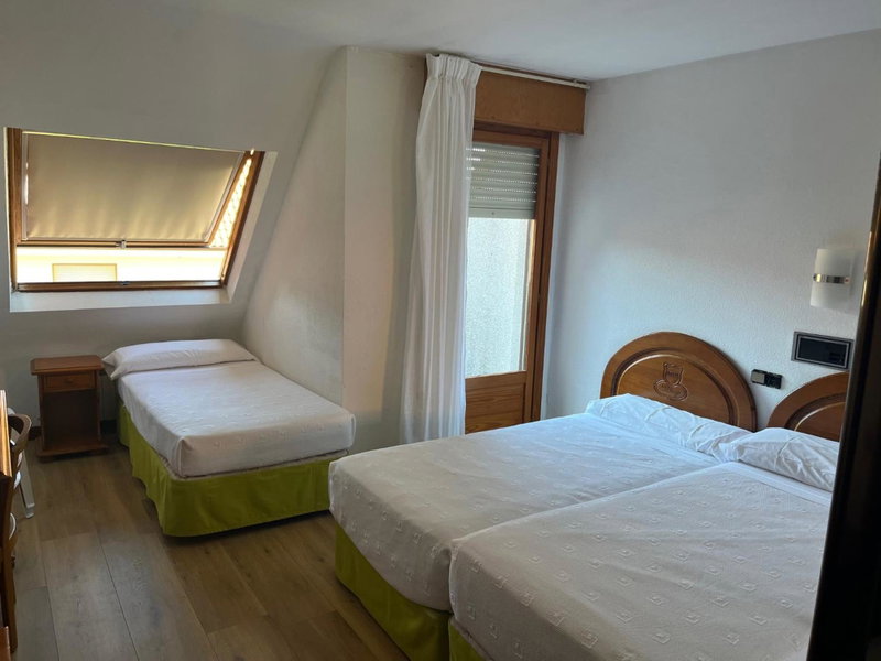 H Pelayo Isla Auto Check-In Rooms, Isla, Spain