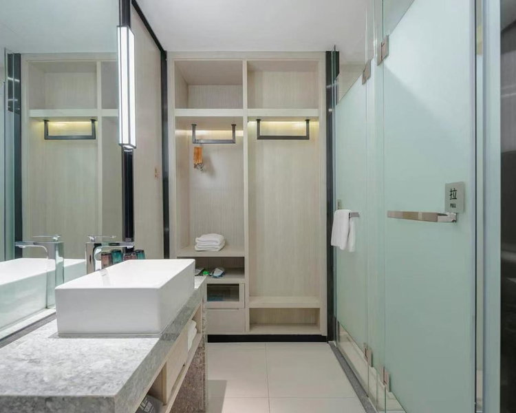 Echarm Hotel Beihai Silver Beach, Dianbailiao, China