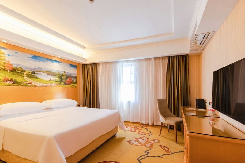 Vienna Hotel Gushio Metro Station Branch, Shenzhen, China