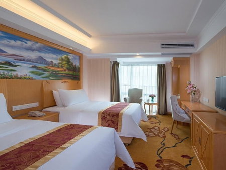 Vienna Hotel Gushio Metro Station Branch, Shenzhen, China