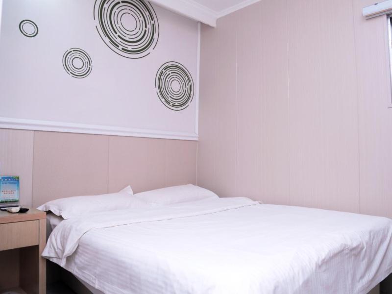 GreenTree Inn Jiangsu Yangzhou West Passenger Station Baixiang Road Express Hotel, Yangzhou, China