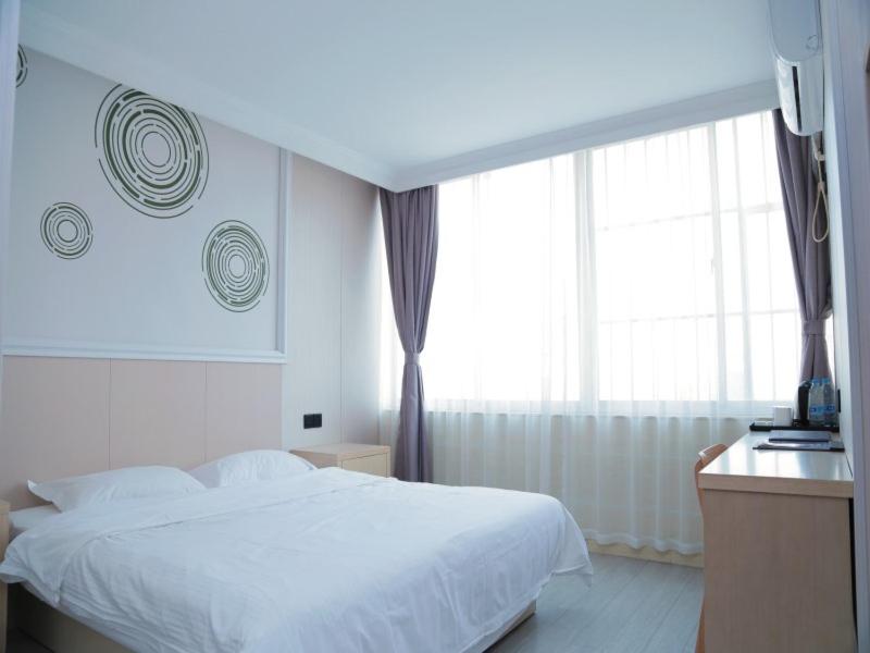 GreenTree Inn Jiangsu Yangzhou West Passenger Station Baixiang Road Express Hotel, Yangzhou, China