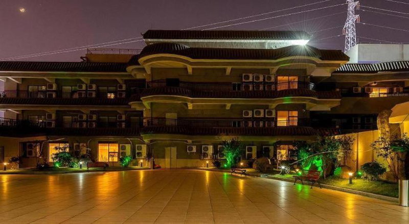 Lavande Hotel Dongguan Shijie Jiarong Shopping Plaza Liuhua Metro Station, Shilong, China