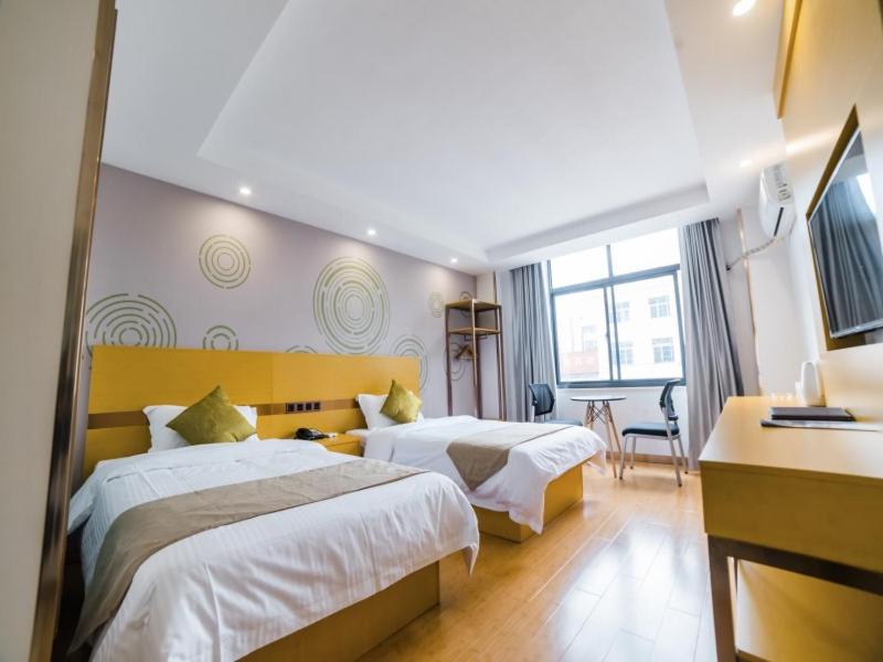 GreenTree Inn Suzhou Zhangjiagang City Jingang Town Express Hotel, Zhangjiagang, China