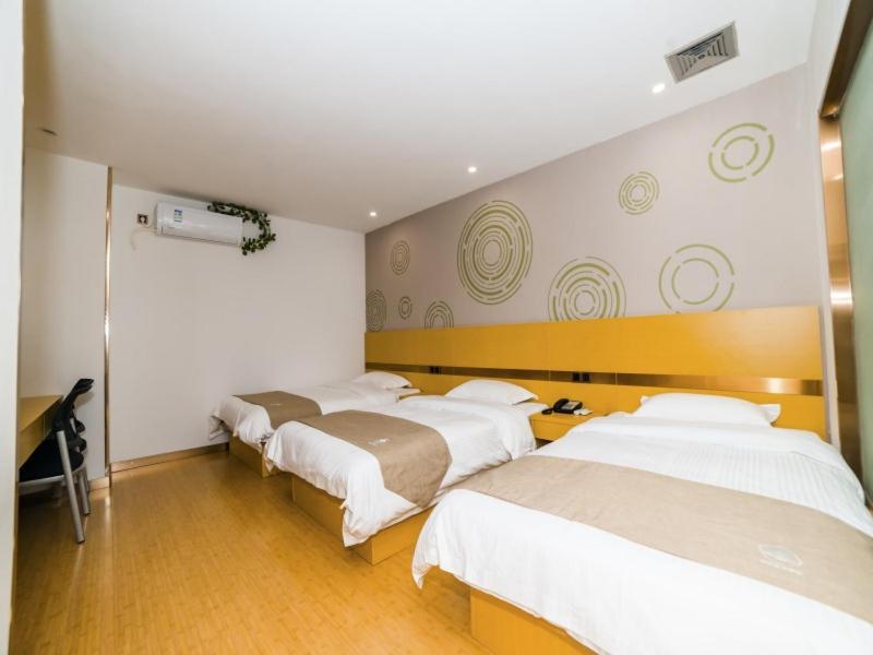 GreenTree Inn Suzhou Zhangjiagang City Jingang Town Express Hotel, Zhangjiagang, China