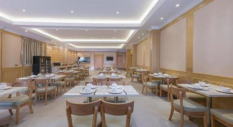 Vienna Hotel Fuzhou Changle Zhenghe Metro Station, Changle, China