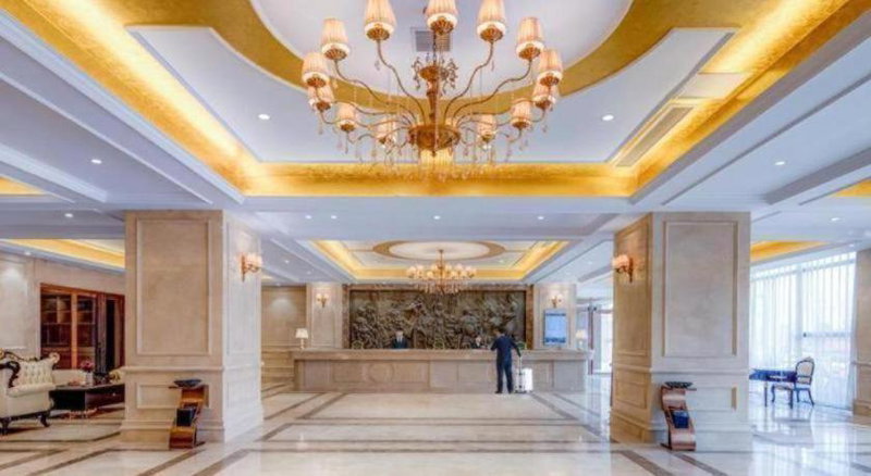 Vienna Hotel Anhui Fuyang Funan Bailing Apartment, Chengjiao, China