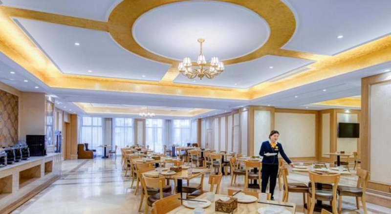Vienna Hotel Anhui Fuyang Funan Bailing Apartment, Chengjiao, China
