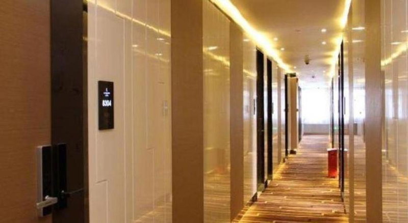 Lavande Hotel Wuhan Wujia Mountain Branch, Wuhan, China