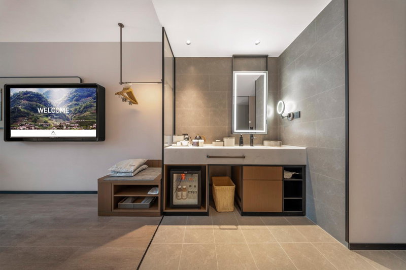 Atour Hotel Chengdu Longquan Shimao Plaza, Longquanyi, China