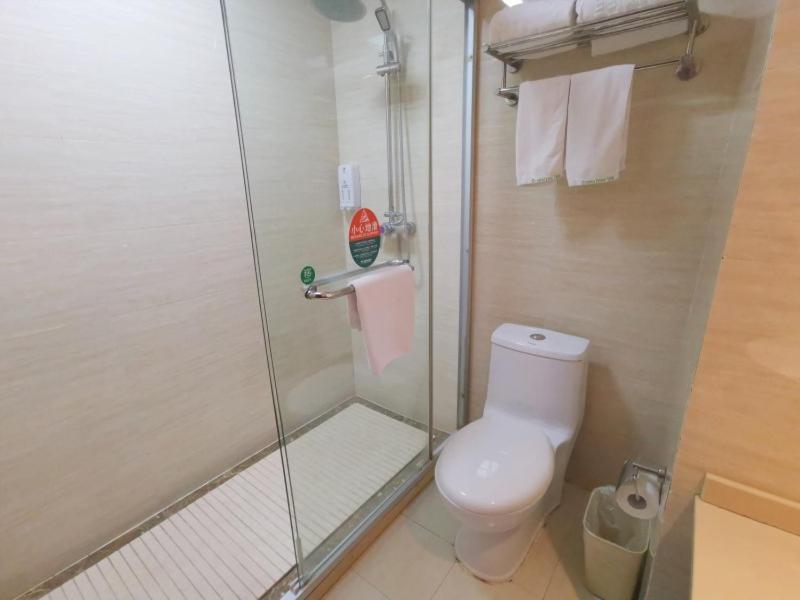 GreenTree Inn Jiangsu Suzhou Taicang Liuhe Passenger Station Express Hotel, Taicang, China