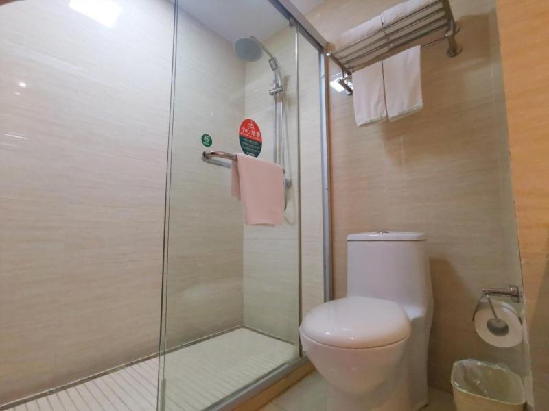 GreenTree Inn Jiangsu Suzhou Taicang Liuhe Passenger Station Express Hotel, Taicang, China