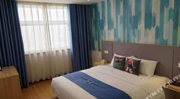 PAI Hotel Zhengzhou Zijinshan South Road Henan Engineering College, Zhengzhou, China