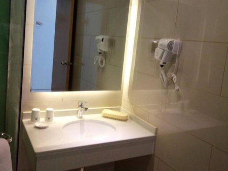 GreenTree Inn Qingdao Jiaozhou Jiaoping Road Express Hotel, Jiaozhou, China