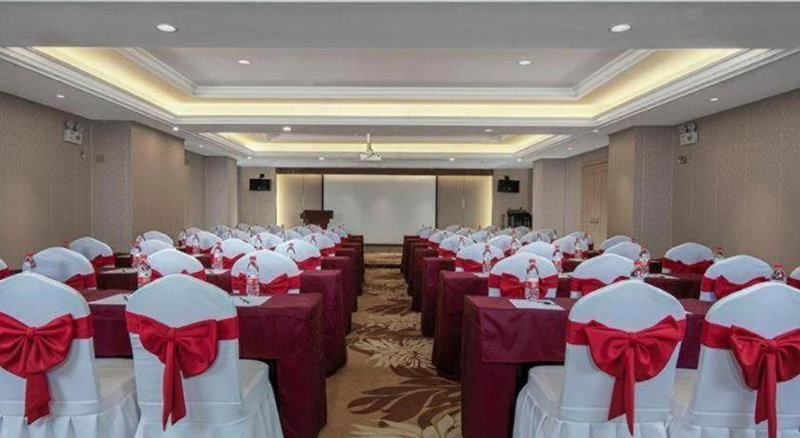 Vienna Hotel Zhengzhou Fengchan Road Fortune Plaza, Zhengzhou, China