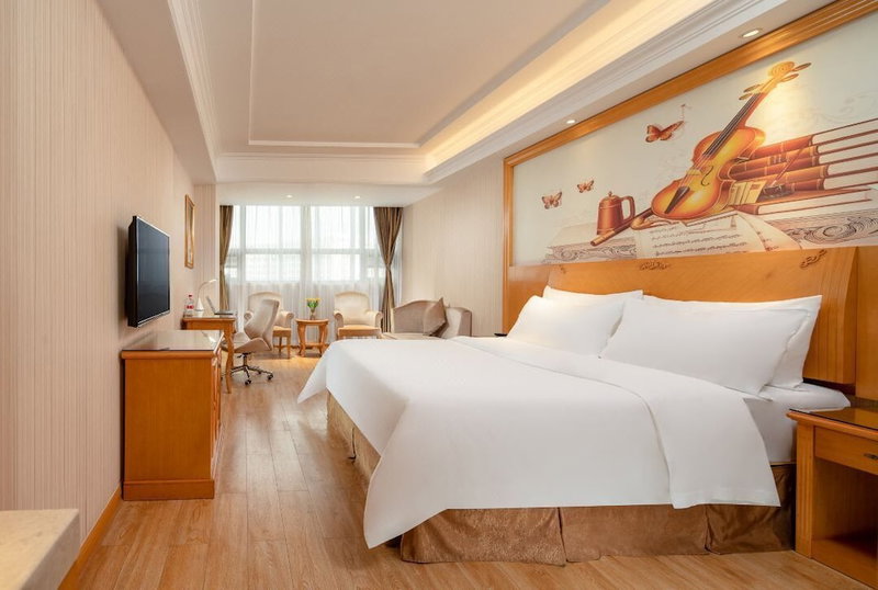 Vienna Hotel Shenzhen Fuyong Subway Station branch, Shenzhen, China