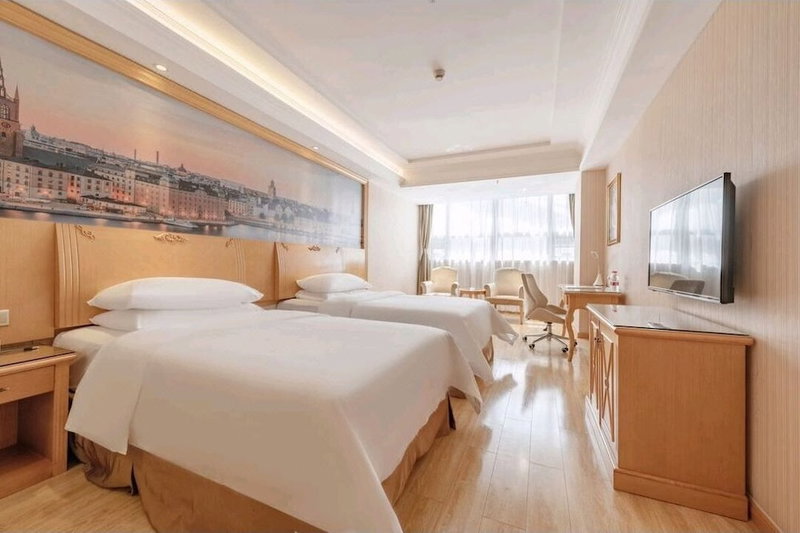 Vienna Hotel Shenzhen Fuyong Subway Station branch, Shenzhen, China