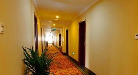 GreenTree Inn Zhenjiang Jiangsu Science and Technology university Youth Square Express Hotel, Zhenjiang, China