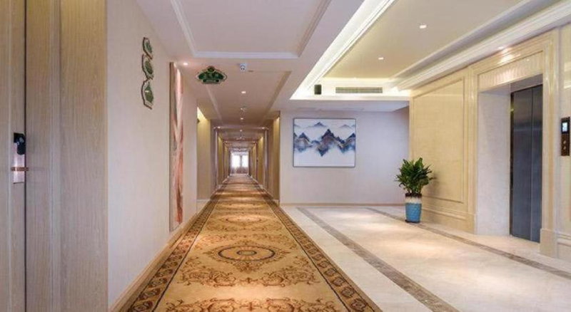 Vienna Hotel Guangdong Zhongshan Xiaolan High-Speed Railway Station, Jilong, China