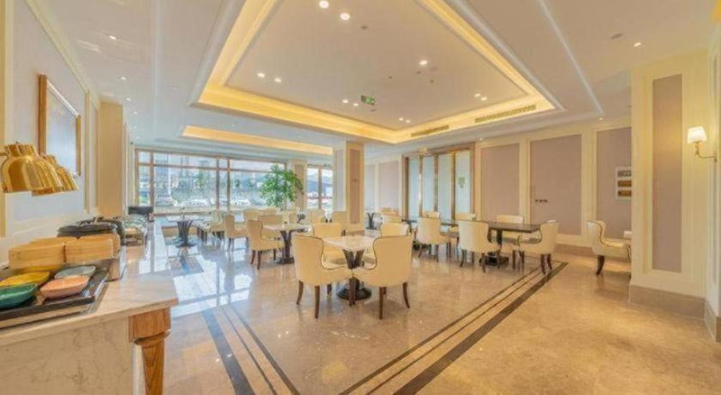 Vienna Hotel Chongqing West Station Square, Chongqing, China