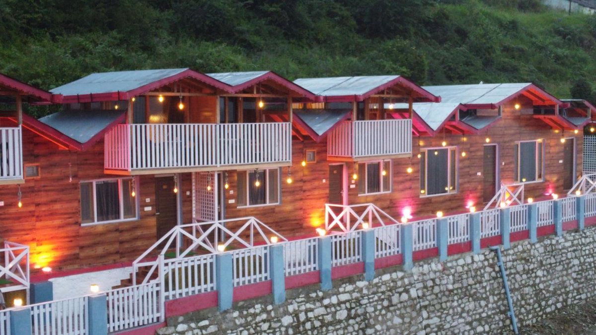 Rooftop Cottages & Restaurant, Pangot, India