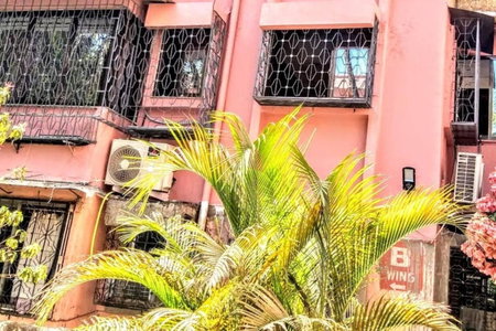 Cozy Furnished Apartment One Block From The Ocean, Mumbai, India