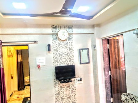 Cozy Furnished Apartment One Block From The Ocean, Mumbai, India