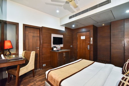 Sawera Grand Luxury Stay Near Golden Temple, Amritsar, India