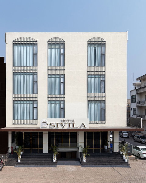 Hotel Sivila, Dera Bassi, India
