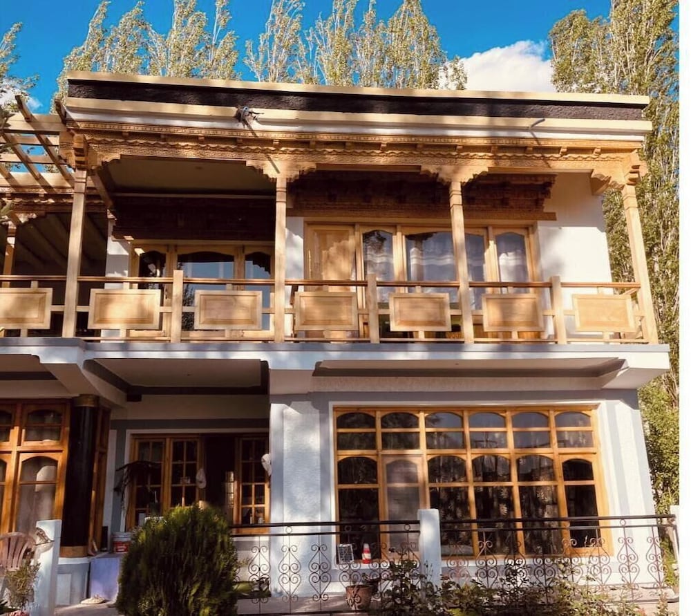 Lzawa Residency, India