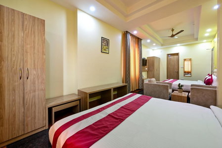 Hotel SKS Grand Palace-Vrindāvan, Vrindāvan, India