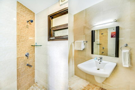 Via Hemkunt Residency - Nr Yatharth Super Speciality Hospital - Noida 110, Noida, India