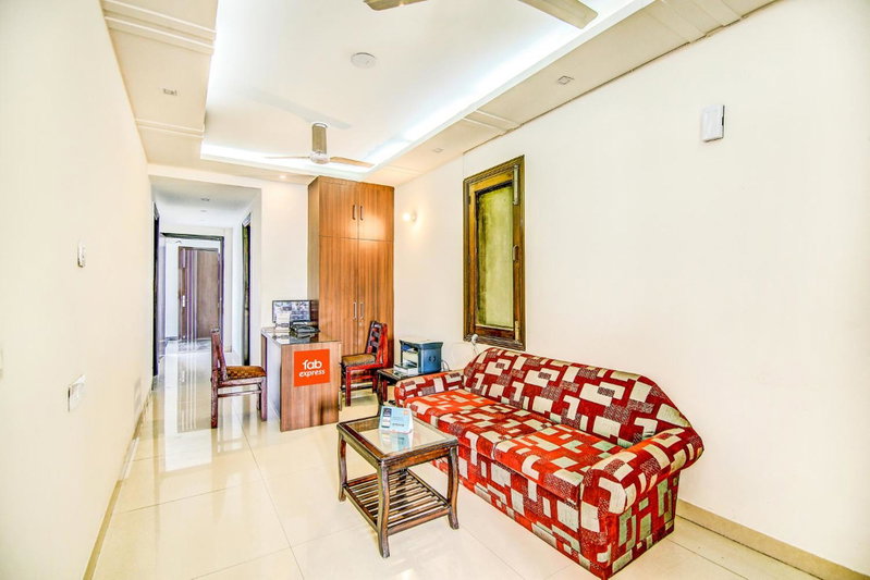 Via Hemkunt Residency - Nr Yatharth Super Speciality Hospital - Noida 110, Noida, India