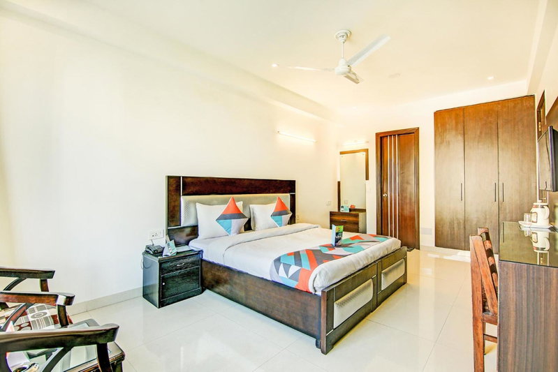 Via Hemkunt Residency - Nr Yatharth Super Speciality Hospital - Noida 110, Noida, India