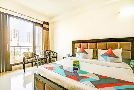 Via Hemkunt Residency - Nr Yatharth Super Speciality Hospital - Noida 110, Noida, India