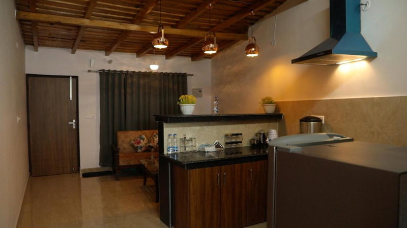 Just Naturals Wellness Resort Nainital, Bhowāli, India