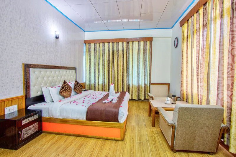 HOTEL ROyAL THE MALL MANALI, Manāli, India
