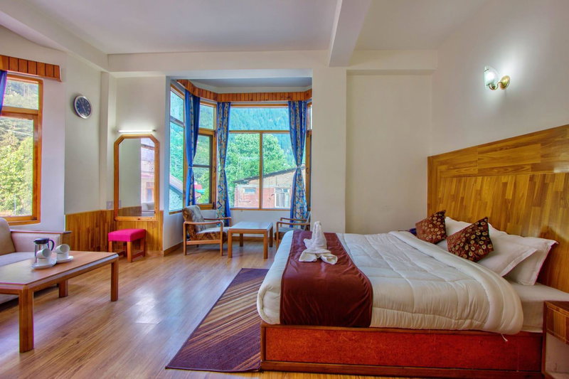 HOTEL ROyAL THE MALL MANALI, Manāli, India