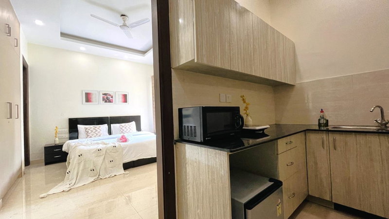 BluO Classic Studio DLF CyberCity - Kitchen, Balcony, Lift, Gurgaon, India