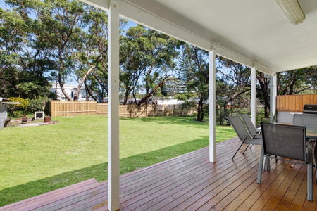 Abode Callala Beach Jervis Bay - 100m to Beach!, Callala Beach, Australia