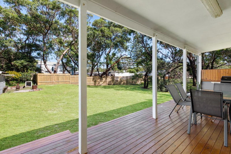Abode Callala Beach Jervis Bay - 100m to Beach!, Callala Beach, Australia