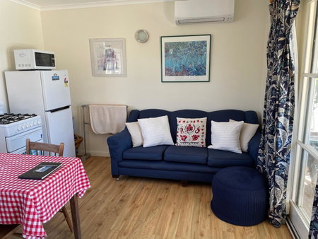 Amazing Views Pet Friendly Bed and Breakfast, Yass, Australia